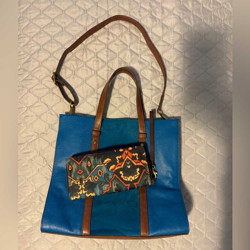 Fossil purse and wallet / like new
